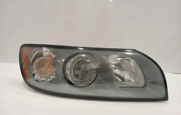 Volvo V50 Headlight/headlamp 30698886