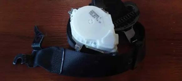 BMW 1 E81 E87 Front seatbelt 33059848C
