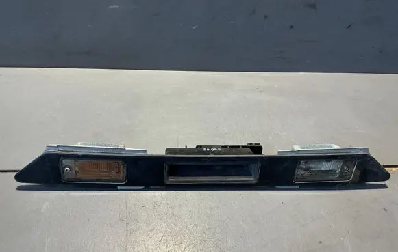 Audi A6 S6 C6 4F Trunk door license plate light bar 8E0827657H