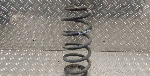 Toyota Auris E180 Rear coil spring 