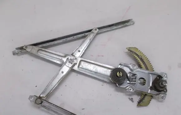 Daihatsu Cuore Front door manual window regulator 