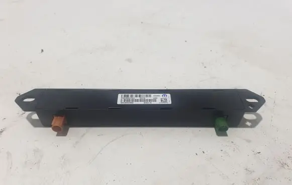 Chrysler Pacifica Antenna control unit 68306857AA