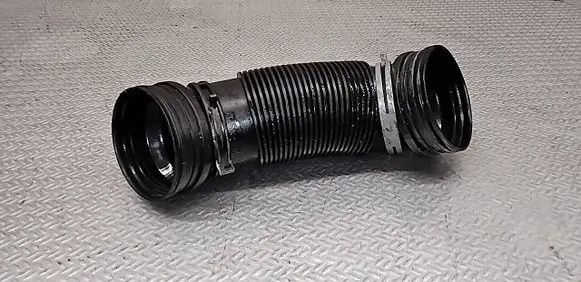 Volkswagen PASSAT CC Air intake duct part 1K0129684L