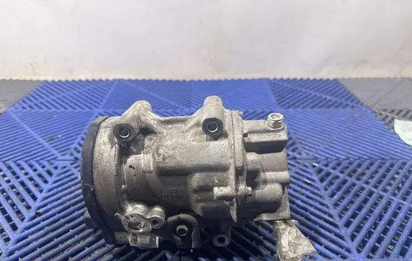 Toyota C-HR I Air conditioning (A/C) compressor (pump) ESB20C 0424000370 1C12552