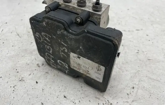 Skoda Fabia Mk3 (NJ) ABS Pump 6C0614517G 6C0907379G