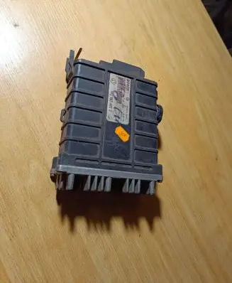 Volkswagen PASSAT B3 Engine control unit/module 443907403G 28SA2101 0280002739