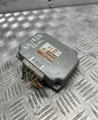 Nissan Navara D40 Gearbox control unit/module 330843X41C A58000XC6 7829
