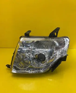Mitsubishi Pajero Headlight/headlamp 100-67018