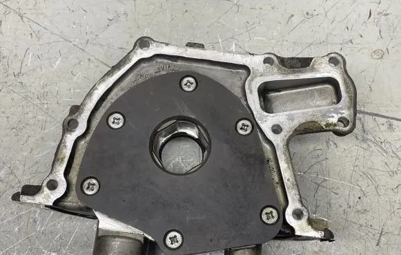 Opel Insignia A Oil pump 55566000