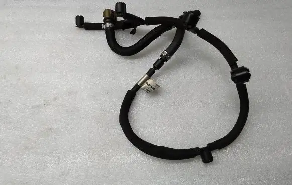 Volvo V40 Fuel return line/hose 31321198 0445130003