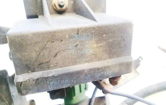 Peugeot 406 Glow plug pre-heat relay 73104902