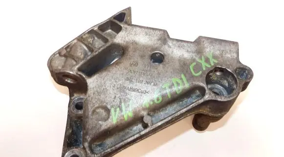 Volkswagen Golf VII Engine mount bracket 04L199207D