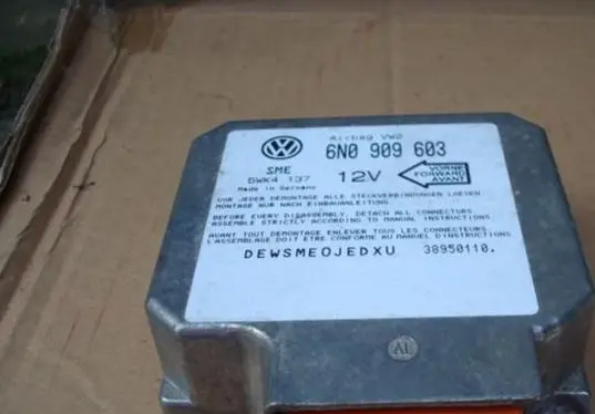 Volkswagen Polo III 6N 6N2 6NF Airbag control unit/module 6N0909603