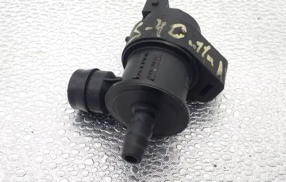 Volvo S40 Electromagnetic valve 8653909 5190P3
