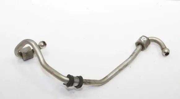 Volkswagen Scirocco Fuel injector supply line/pipe 06J127501F