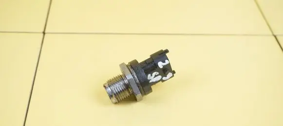 Volvo S90, V90 Fuel pressure sensor 0281006468 29SP5