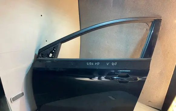 Volvo V40 Front door