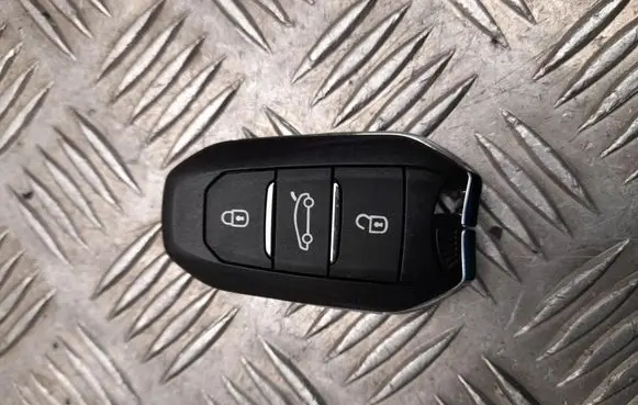 Citroen DS7 Crossback Ignition key/card 