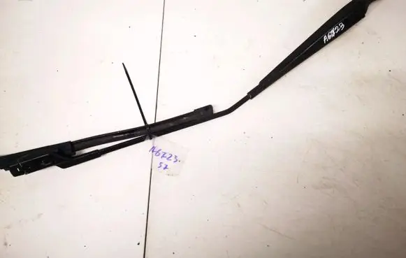 Volvo V50 Front wiper blade arm 30699998