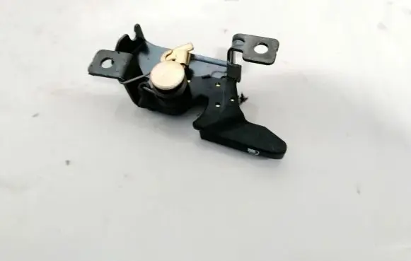 Mitsubishi Space Star Fuel tank opening switch 