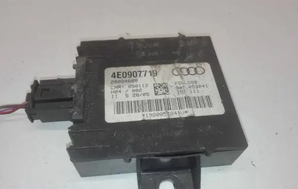 Audi A8 S8 D3 4E Alarm control unit/module 4E0907719 28024689