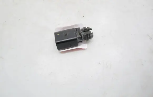 Audi A3 S3 8P Outside/exterior temperature sensor 8Z0820535