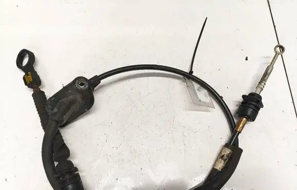 Gear shift cable linkage