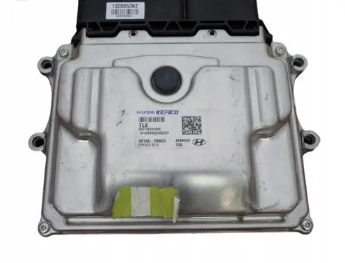 Hyundai ix35 Engine control unit/module A06824X