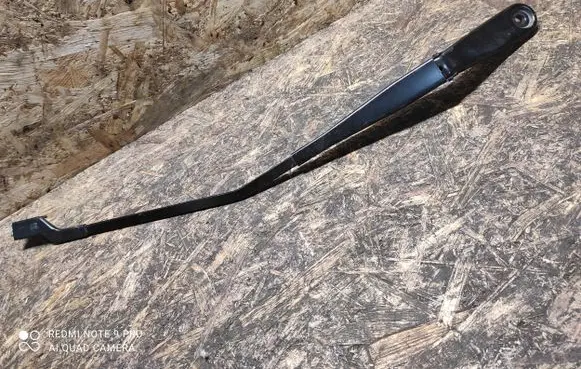 Volvo XC60 Front wiper blade arm 30753526 LHD