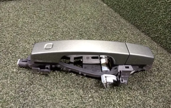 Land Rover Defender Front door exterior handle BJ32224N02