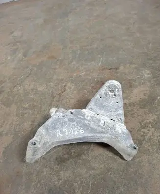 Volkswagen Transporter - Caravelle T5 Engine mounting bracket 03L199207B