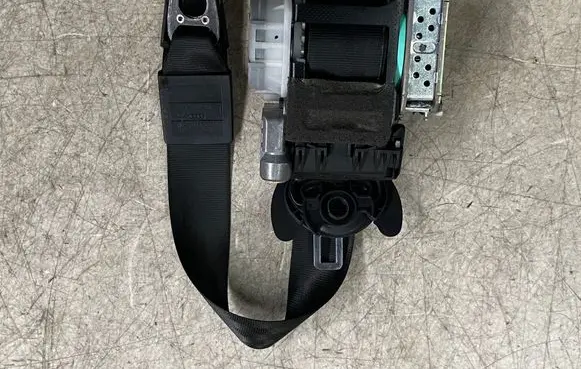 Front seatbelt