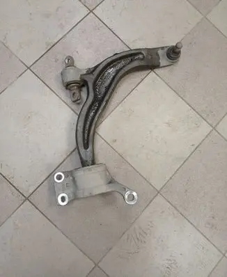 Chrysler Pacifica Front lower control arm/wishbone 68229020AG 68229020 68232192AD