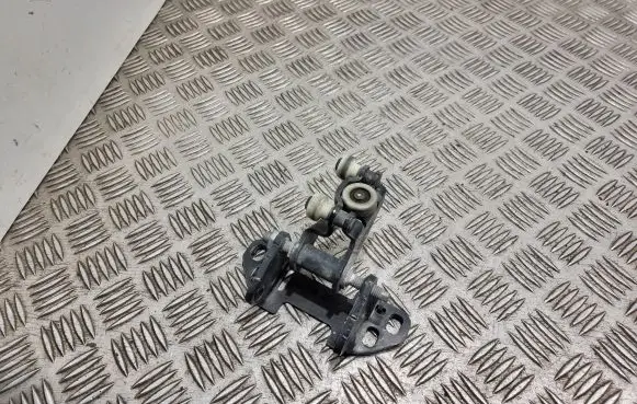 Mercedes-Benz Sprinter W906 Sliding door middle roller runner A9067600347