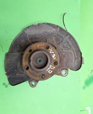 Volvo XC90 Front wheel hub spindle knuckle