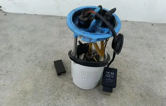 Volkswagen Golf Plus In-tank fuel pump 