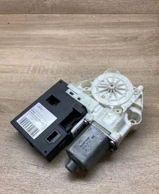 Ford Focus Front door lock 981406102 5WK11572H