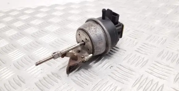 Audi A4 S4 B8 8K Turbine electric control actuator SMK306004 F240408R8