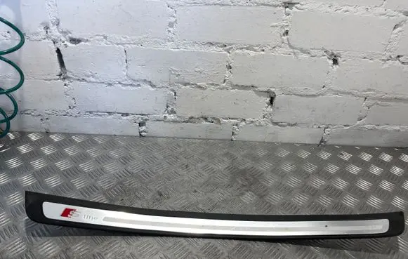 Audi A5 8T 8F Front sill trim cover 8T0853374