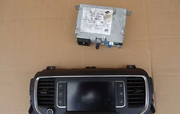 Peugeot Expert Screen/display/small screen 9825031680 147227 A2C15852000