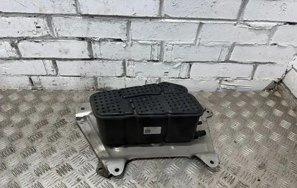 Audi A6 S6 C8 4K Active carbon filter fuel vapour canister 4M0201801A