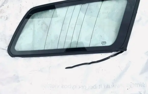 Volvo V50 Rear side window