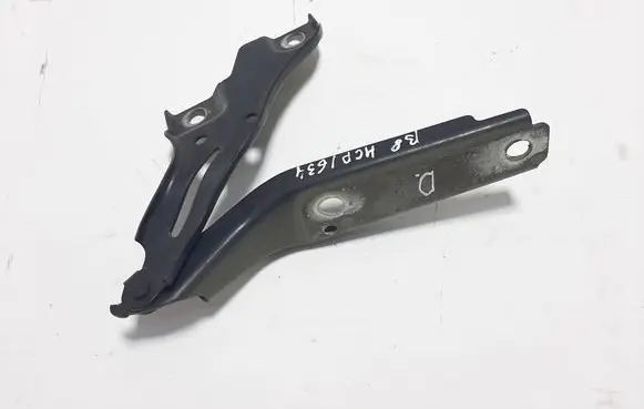 Volkswagen PASSAT B8 Engine bonnet/hood hinges 3G0823302