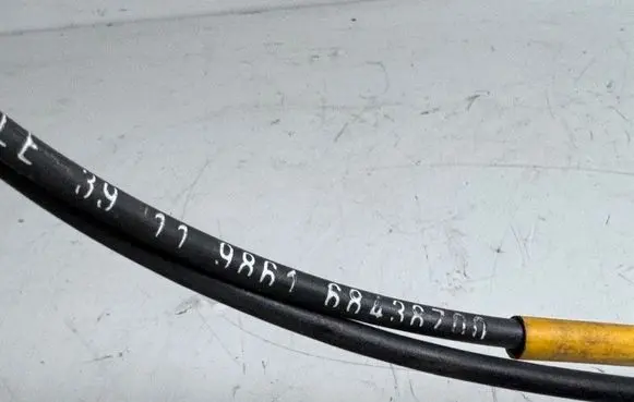 Maserati GranTurismo Engine bonnet/hood lock release cable 68438700 9861