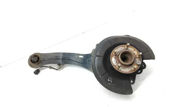 Rear wheel hub