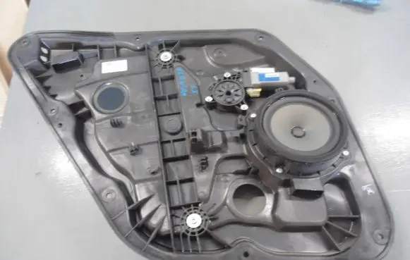 Hyundai Elantra Rear door window regulator with motor