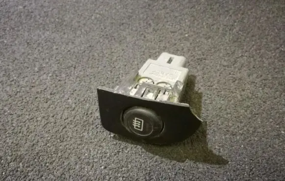 Windscreen/window heater switch