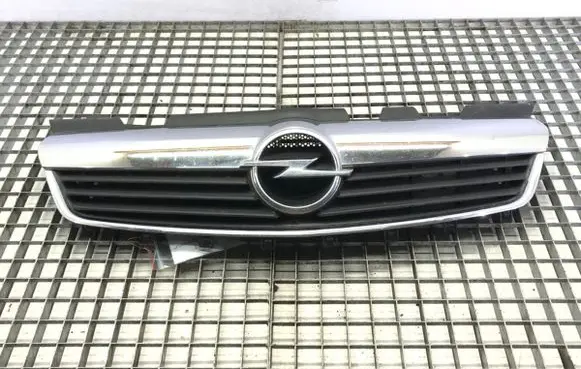 Opel Zafira B Front grill 13136136