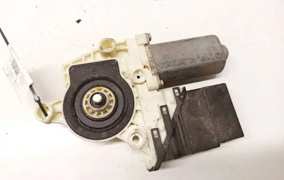 Seat Leon (1M) Rear door window regulator motor 101389101