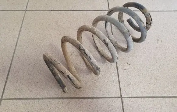 Toyota Avensis T270 Rear coil spring